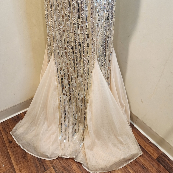 JOVANI Silver and Cream Sequin Strappled Prom Gown Sz 14 - Picture 8 of 15